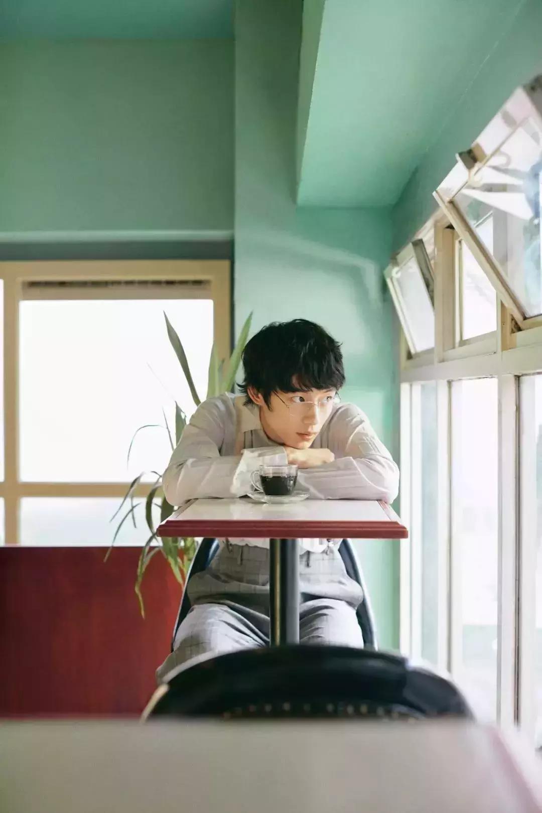 夏天清爽的男生,夏天清新日系男生