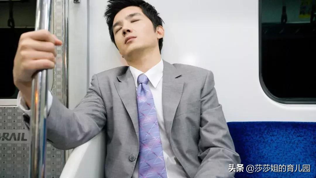 小孩吹空调面瘫,男孩吹空调变面瘫