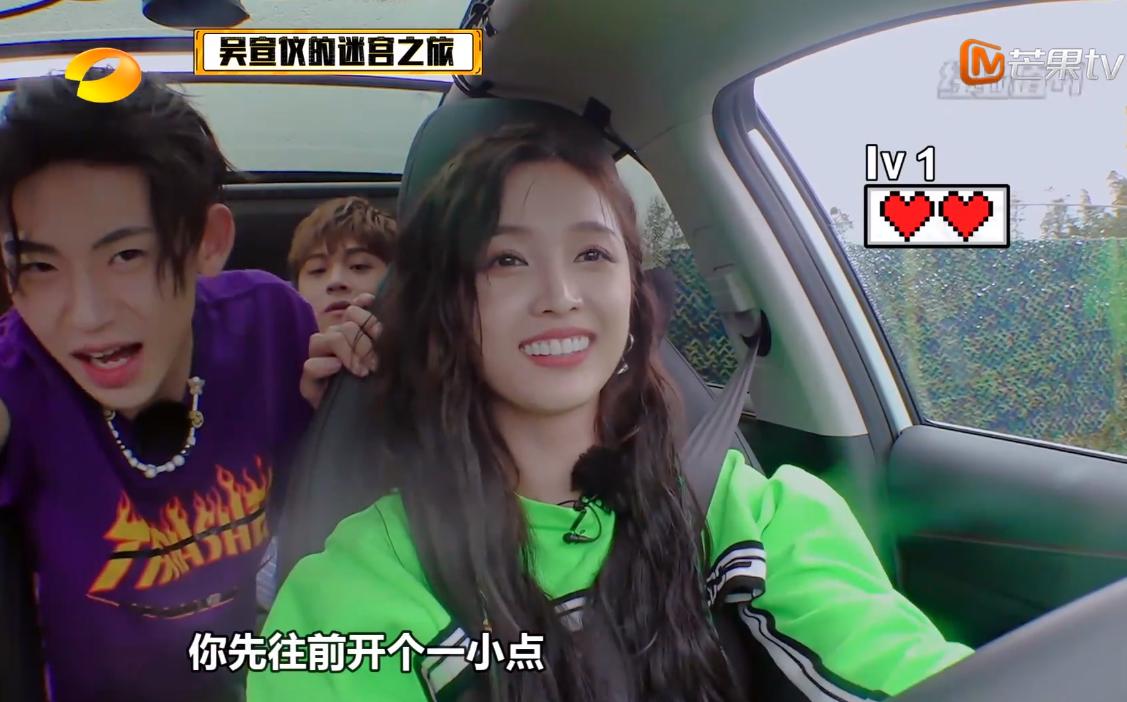 李佳琦牙齿是烤瓷牙吗,李佳琦以前和现在牙齿对比