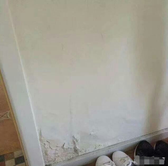 墙面起碱掉渣该怎么处理,墙面起碱掉皮怎么处理