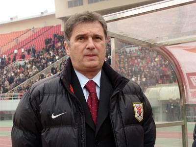 鲁能主帅2016,山东鲁能泰山主教练李霄鹏名场面