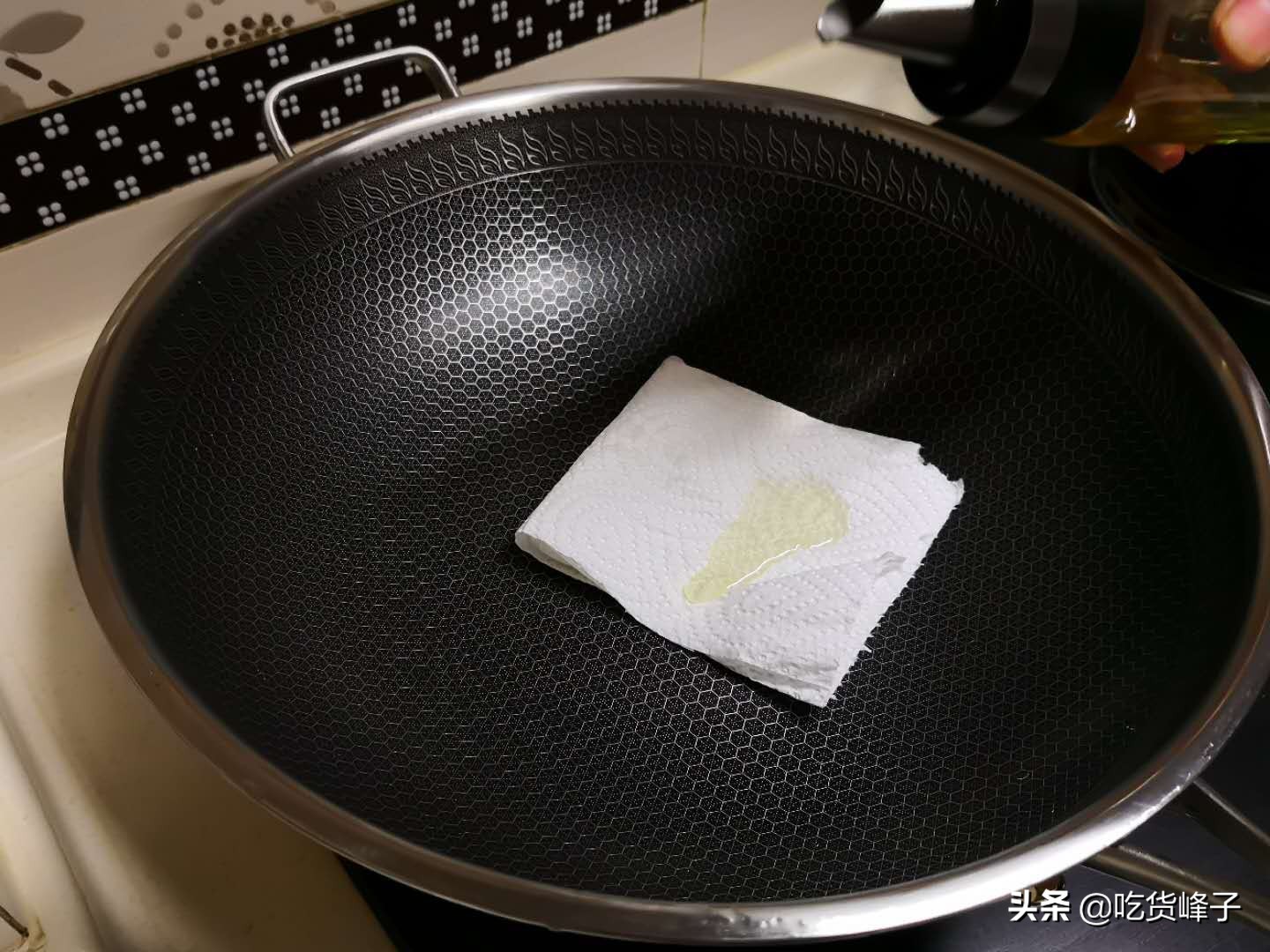 新锅怎么开锅不用猪皮,新锅不要直接上油炒菜的小妙招