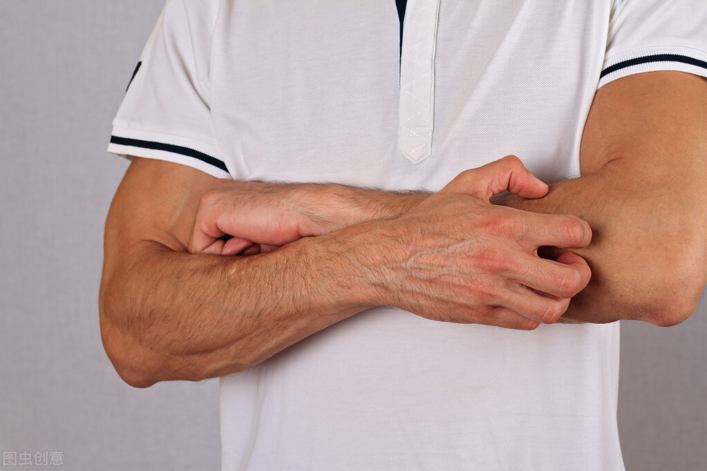 皮肤干燥瘙痒是什么病的前兆,皮肤干燥瘙痒什么原因怎么治