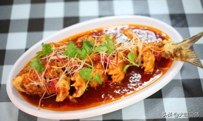 炖鱼时放点什么才能没有腥味呢,炖鱼怎么去腥什么时候放料酒