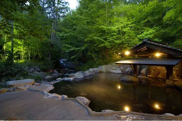 外行去别府，内行来黑川：置之死地而后生，九州最好玩的温泉街