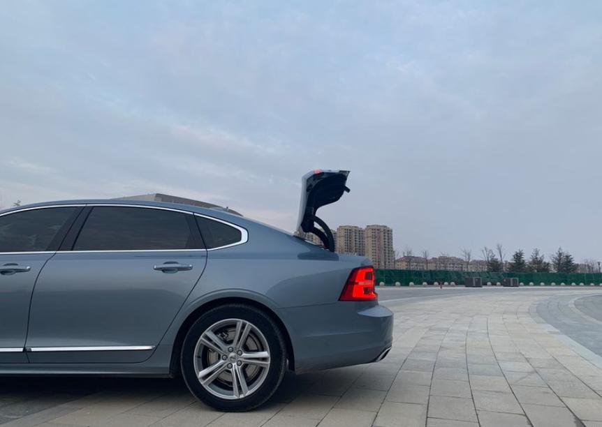 沃尔沃s90t8一年用车成本,奥迪a6跟沃尔沃s90后期用车成本