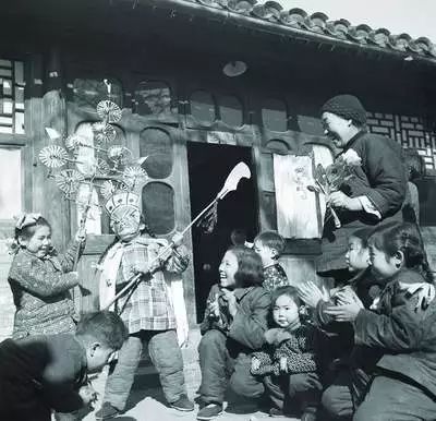 回忆童年8090过年情景,80后回忆童年过年真实视频