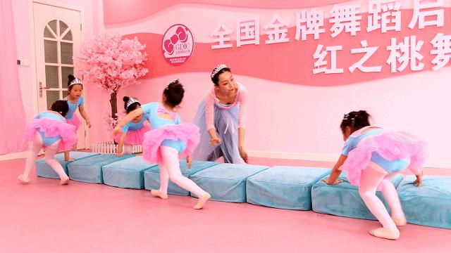 许昌小公主养成地又开新店啦！来见识一下，什么叫学舞蹈的气质