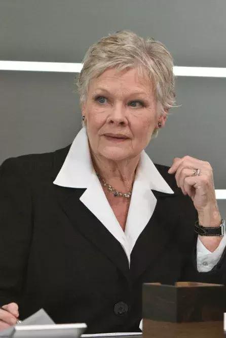 两位封后级“女卡司”，演绎人性的复杂