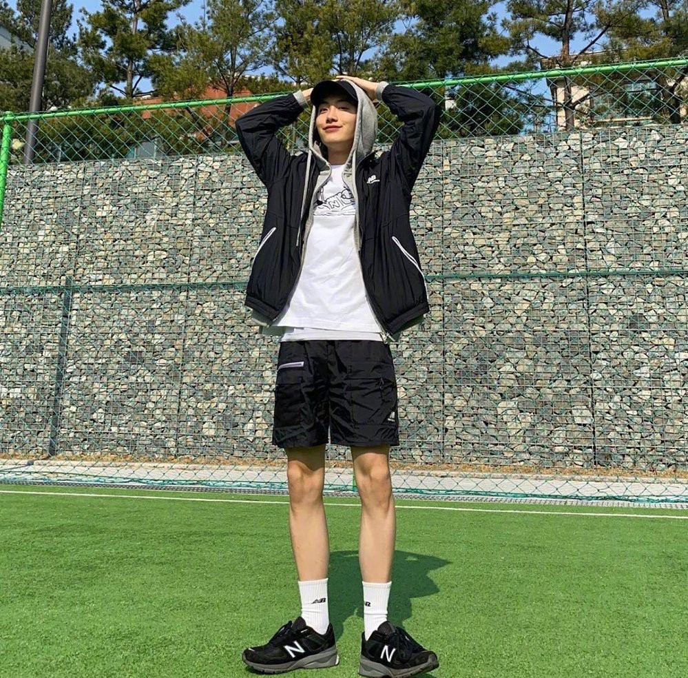 韩国男人的穿搭技巧是什么,韩国穿搭博主排行榜男生