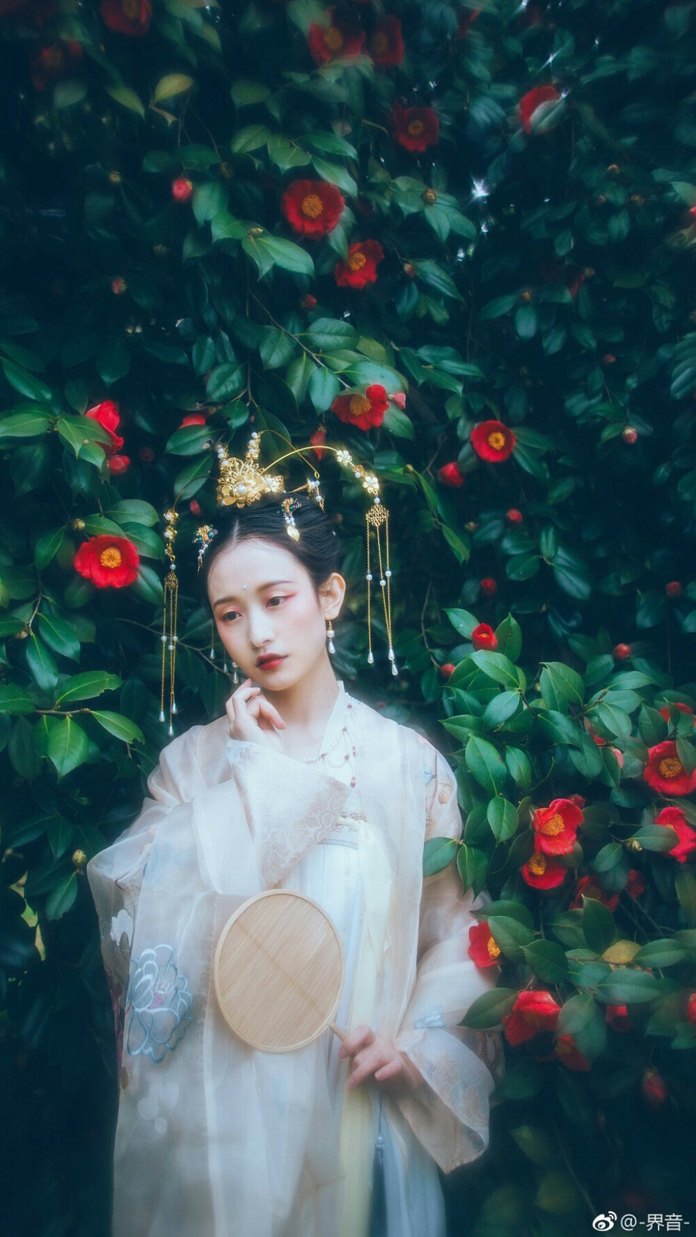 “大师立牌坊，*女妓**入冤狱”：“灭*欲人**”的朱熹自己却恣情放纵