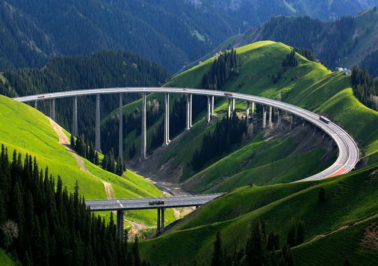 *疆新**是个好地方作者：刘尊鑫