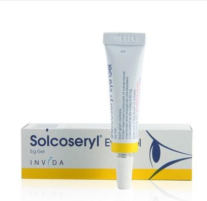 猫眼睛里出现褐色斑点,猫眼睛有白色丝状粘稠物怎么办