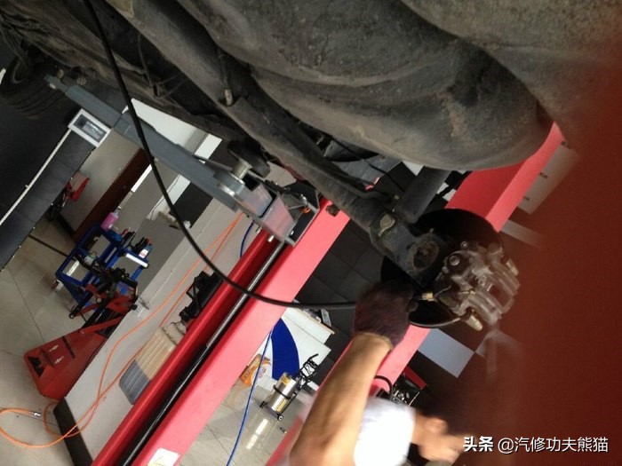 桑塔纳3000后轮鼓刹改碟刹,桑塔纳后轮鼓刹改碟刹教程