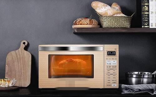 10种东西不能放进微波炉里,爸妈关注这四种食物不能吃