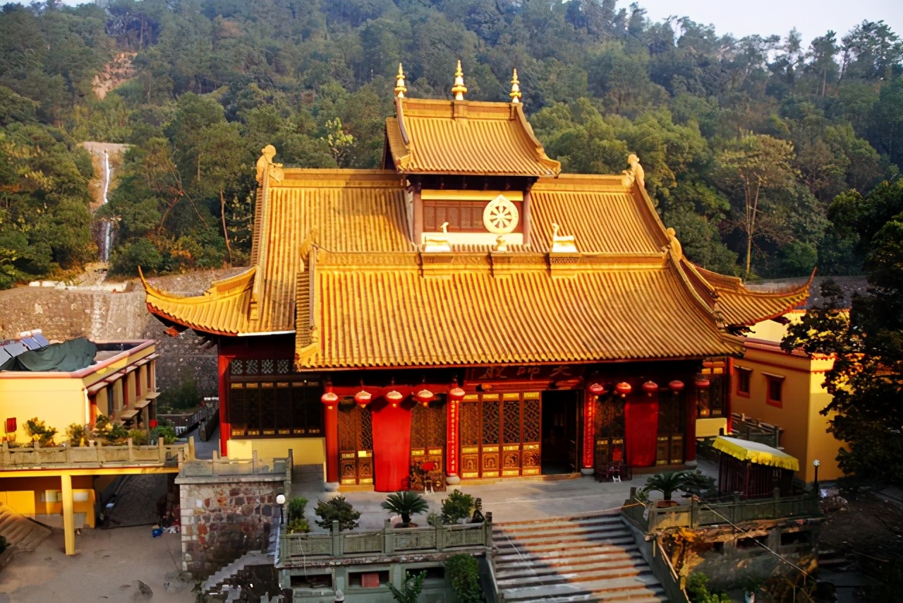 去寺庙烧香拜佛的关注事项,去上香拜佛前有什么禁忌