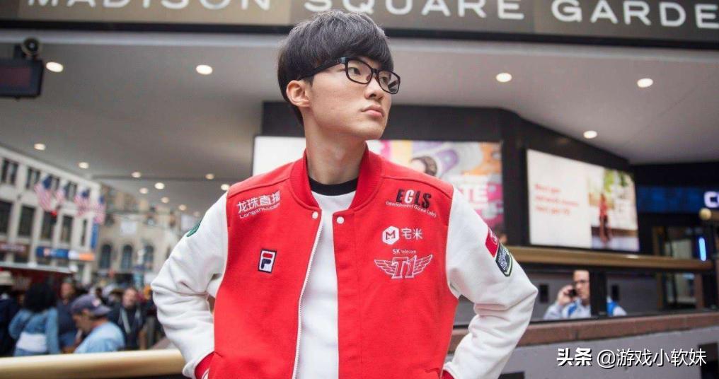 LOL：SKT落地柏林，Faker身穿新队服引热议，精神小伙颜值爆表