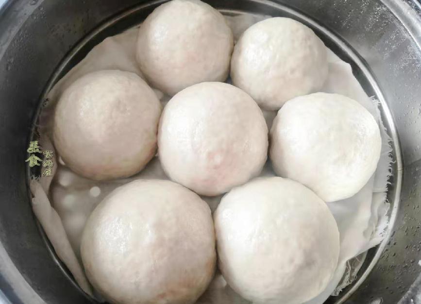 冬天孩子咳嗽，用梨做成水果馒头，孩子特别爱吃还可缓解预防咳嗽