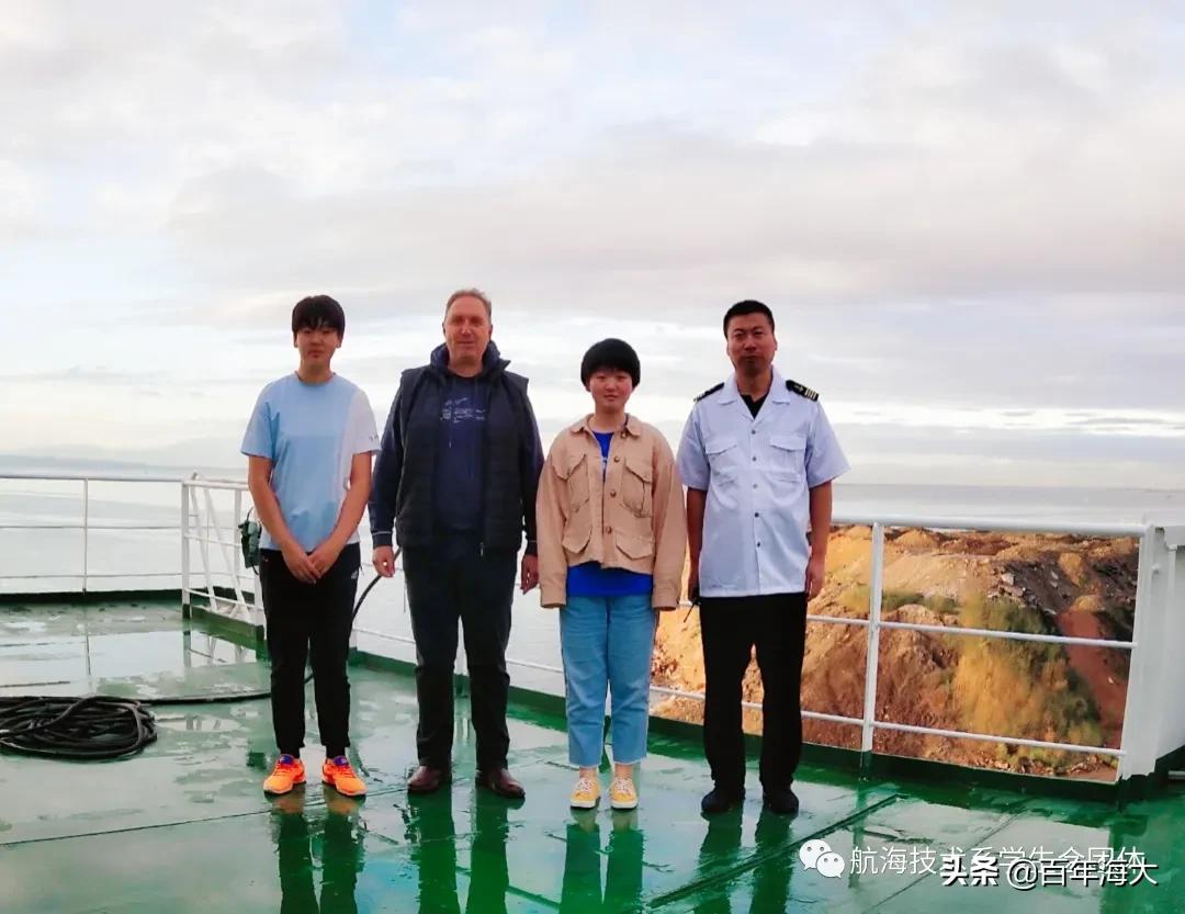 这个小妮不简单,乡下丫头不简单