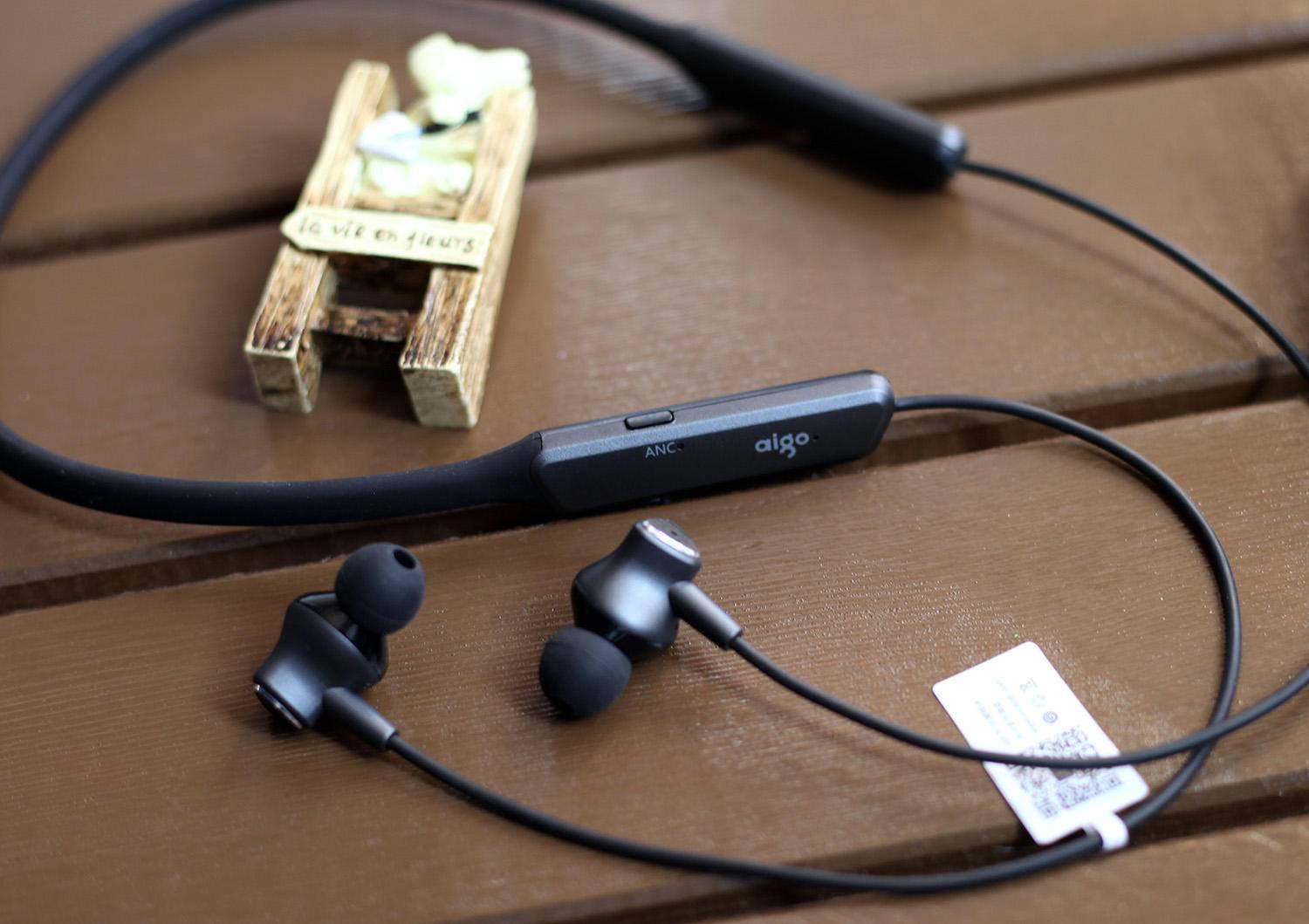 戴上耳机整个世界都安静了,戴上世界就安静的耳机