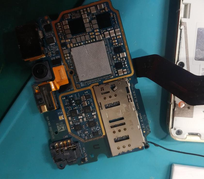 小米note2重摔之后没任何反应了,小米note11pro摔了黑屏