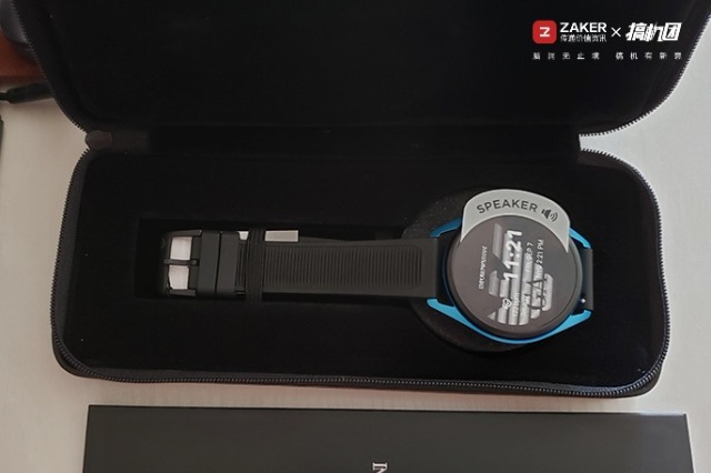 阿玛尼大直径三表盘手表,阿玛尼兔年特定款手表