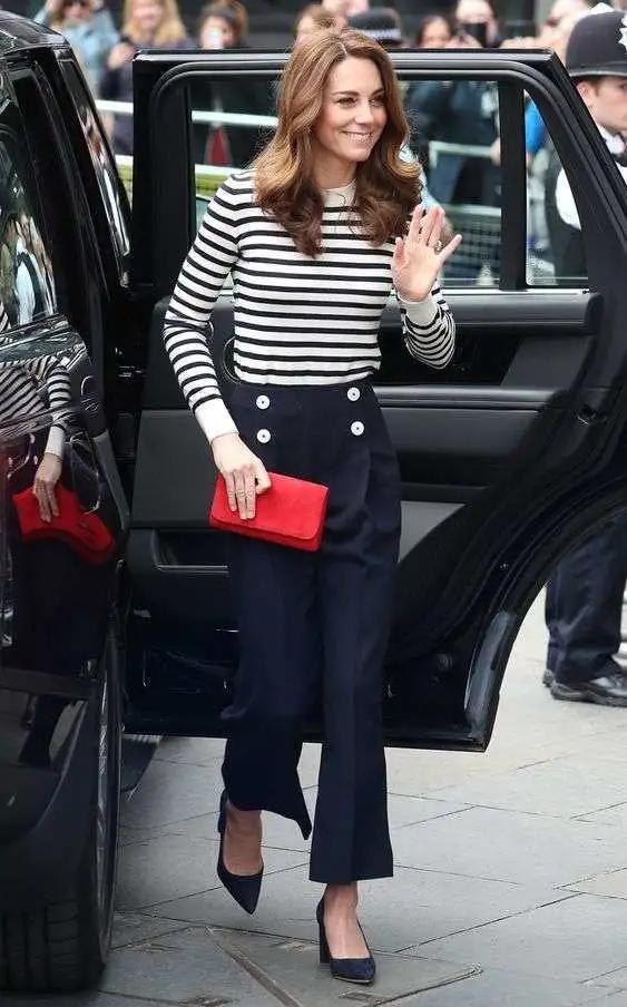 jk女团杨超越,jk杨超越同款