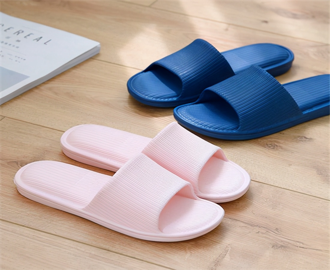 拖鞋穿久了会发黄教你清洗的妙招,拖鞋脏了怎样把拖鞋洗得又干又净