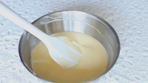 戚风蛋糕蛋黄糊搅拌时有阻力,戚风蛋糕蛋黄糊搅拌手法