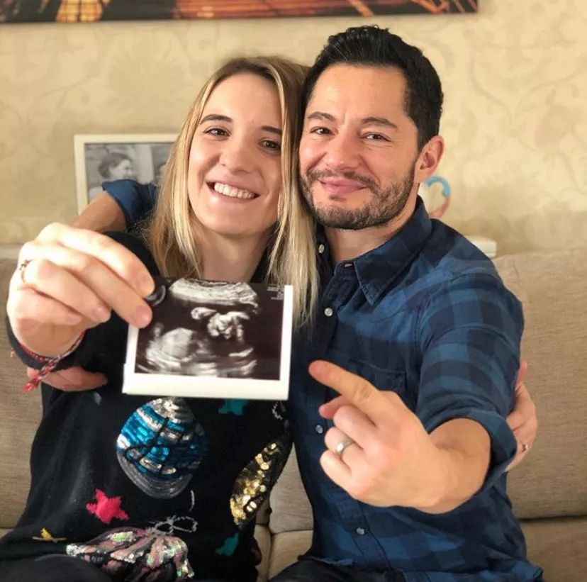 一对男女互换性别，一见钟情后生儿育女：有爱，性别有什么关系？