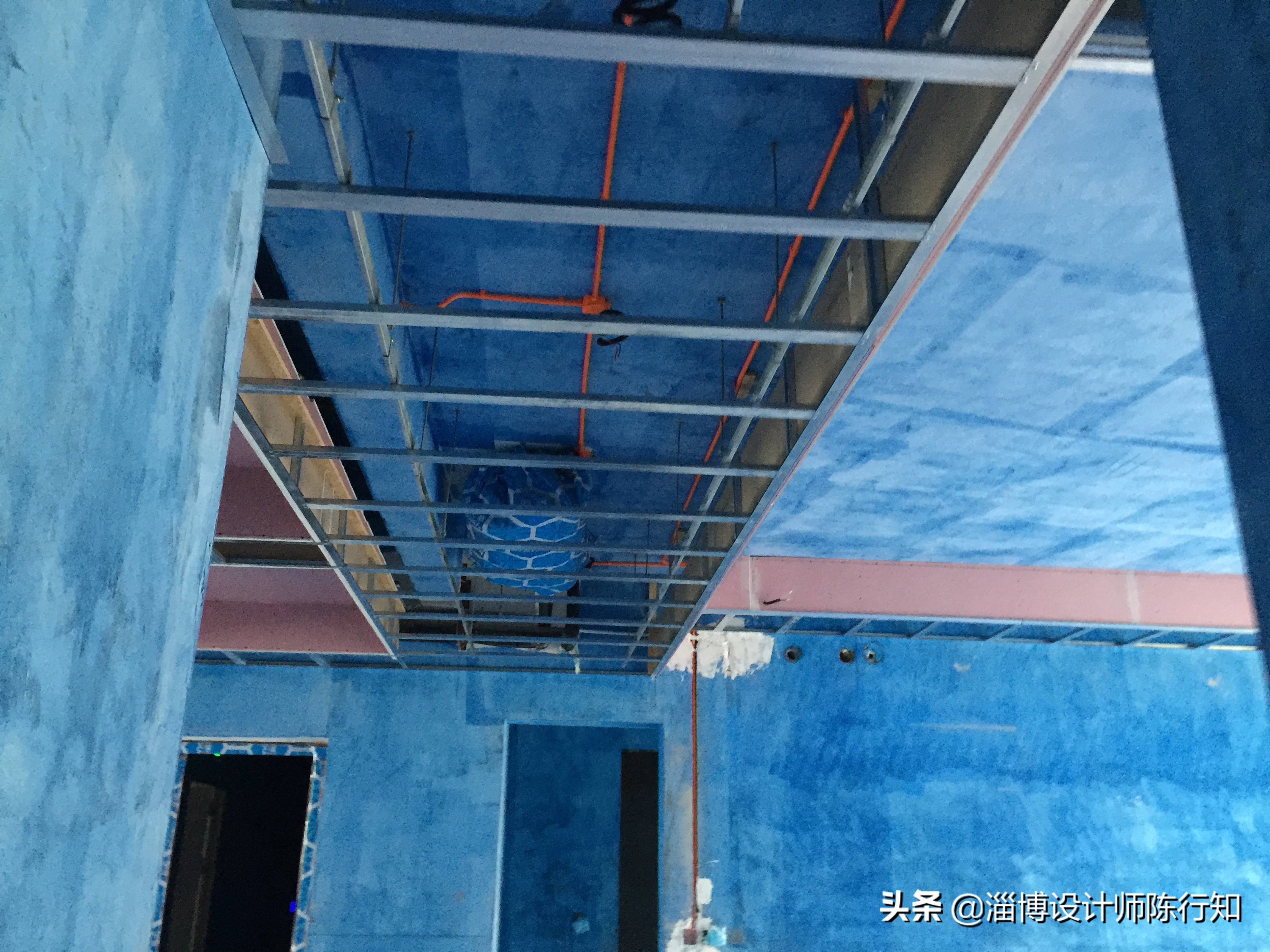 木龙骨与轻钢龙骨哪个更容易开裂,轻钢龙骨关注事项