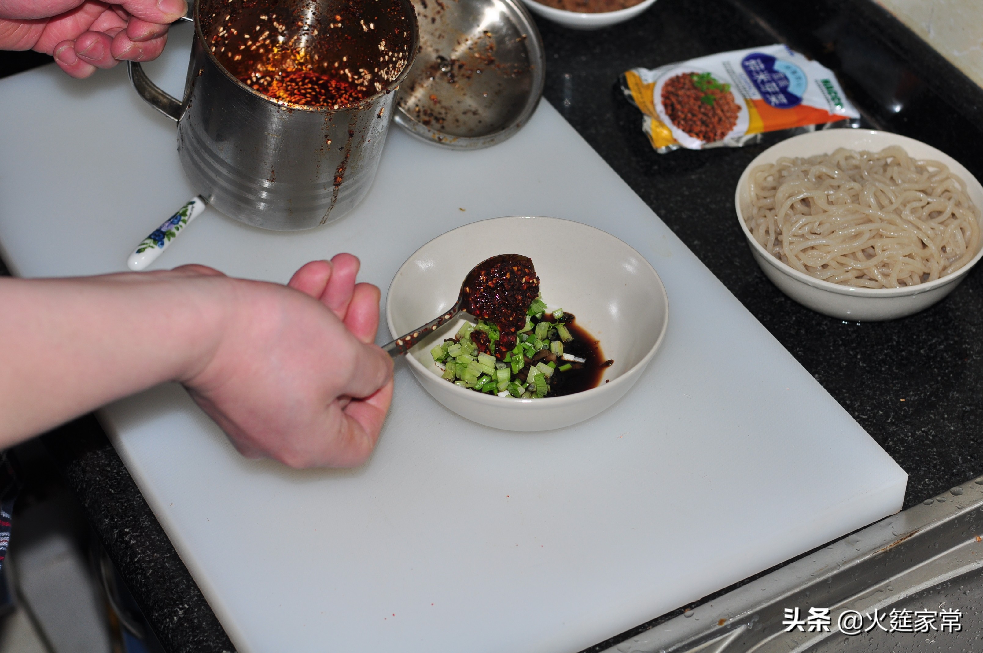 用最简单的材料做酸辣粉,香喷喷酸辣粉
