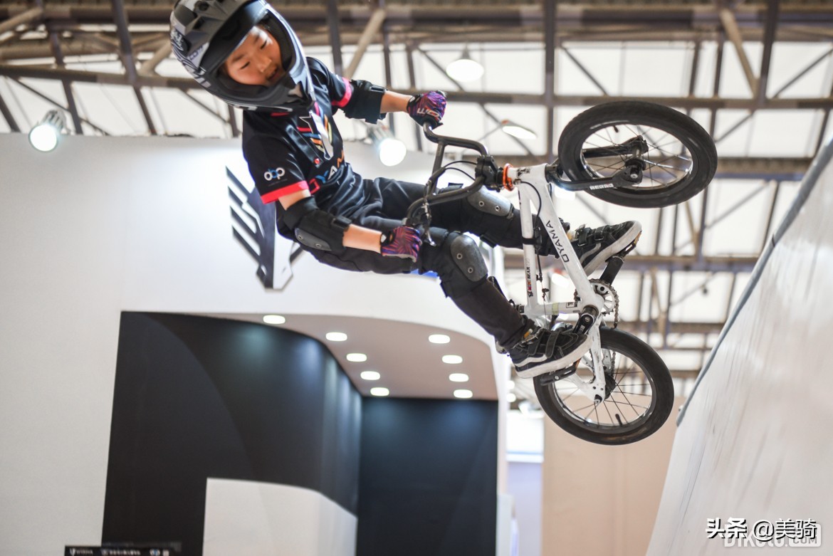 上海自行车展会2023凤凰自行车,奇妙的自行车