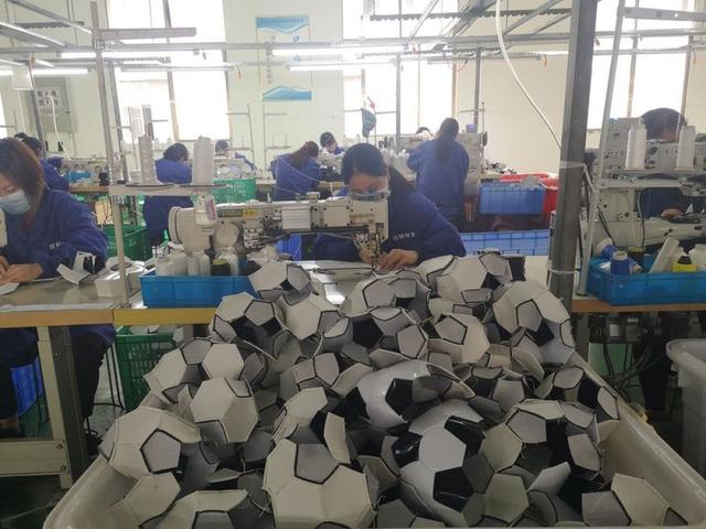 中国足球国家队评价巴西足球,称赞中国足球的球星