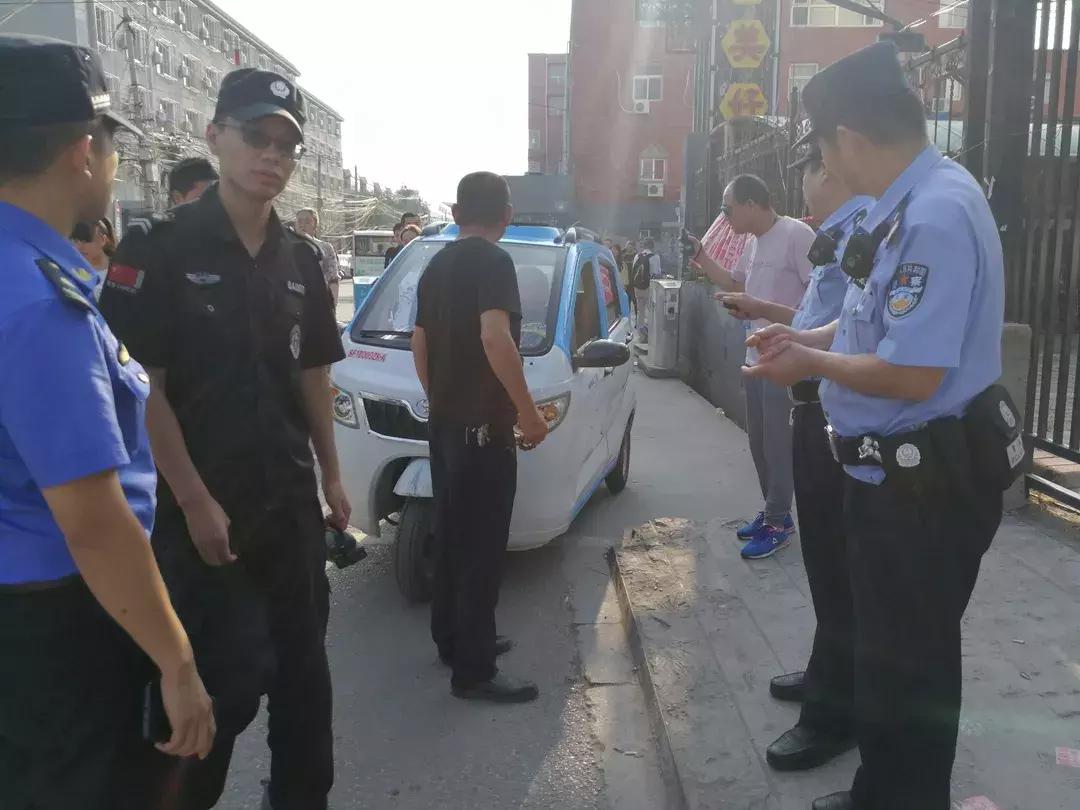 昌平警方推进“黑车”整治回天地区半年查扣“黑车”652辆！