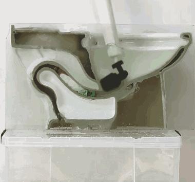 管道下水“越来越慢”怎么办？别用棍子捅！教你一招，哗哗下水