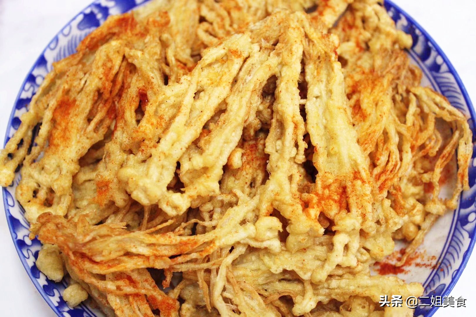 金针菇和什么菜配起来炒比较可口,金针菇这样做比烤肉还要好吃