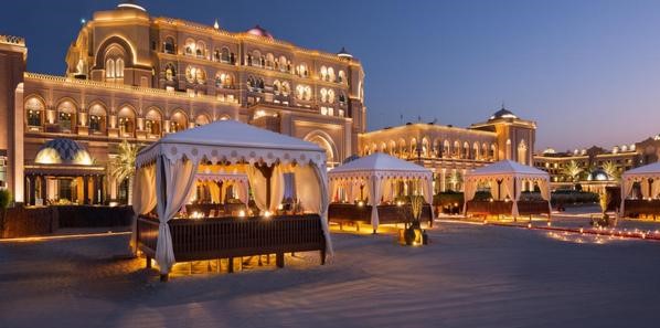 出国旅游机票为什么很贵 (出国旅行既昂贵又费劲)