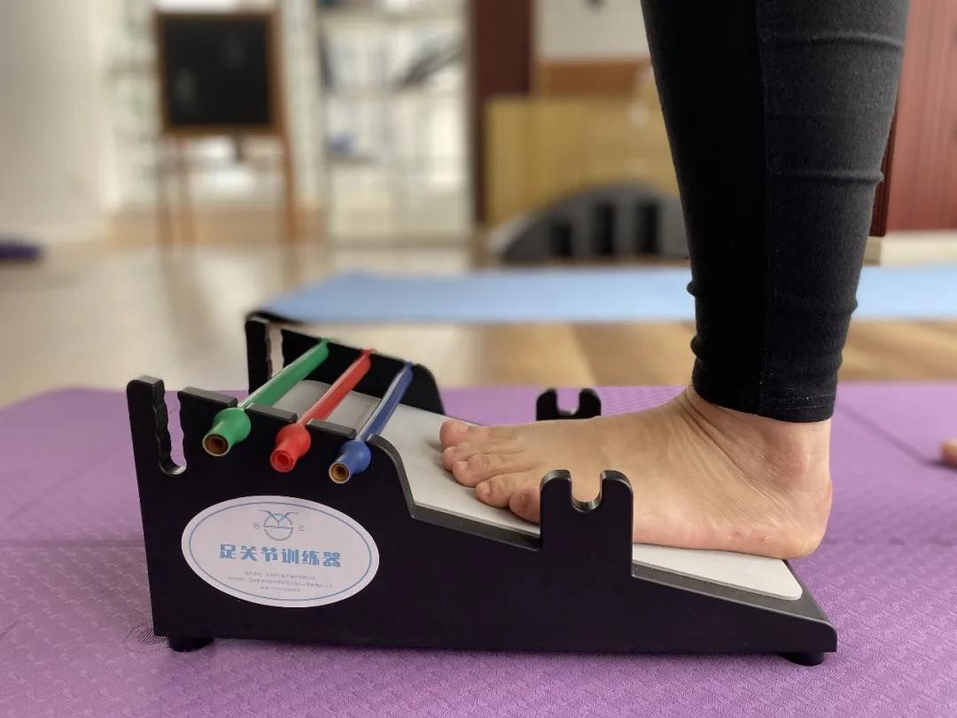 跟腱术后康复训练指导视频,跟腱断裂术后康复训练