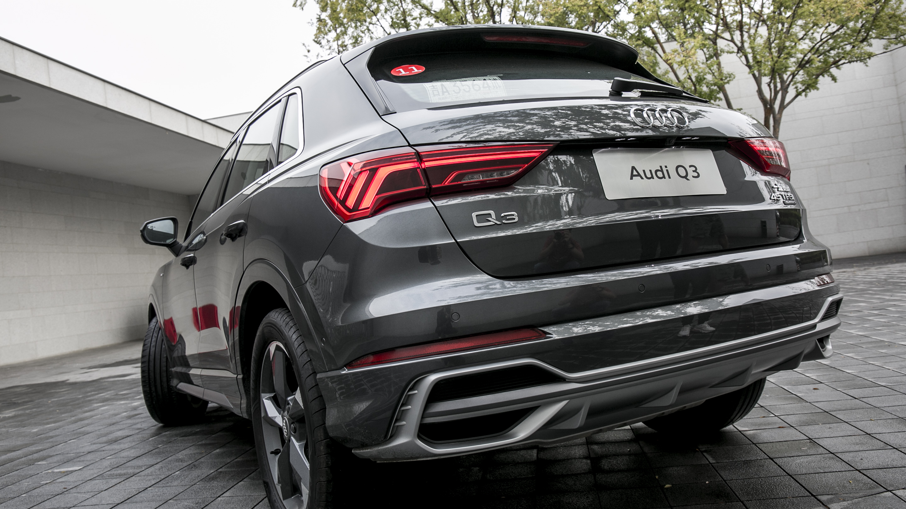 城市中的一抹魅影试驾奥迪q3轿跑,外表张扬内心温柔