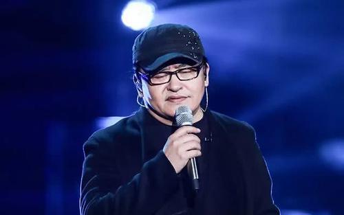 嗜酒、患不死癌症、一人领结婚证，刘欢如何从被封杀成音乐教父？