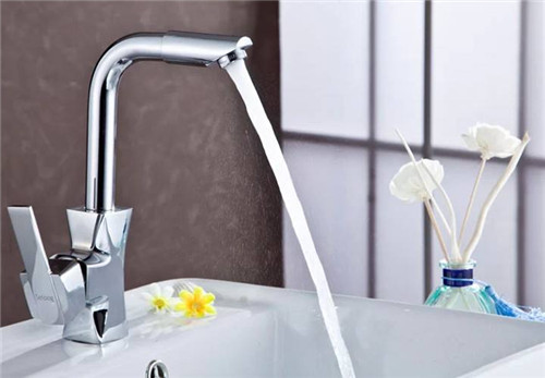 淋浴开关漏水如何拆卸,淋浴头开关漏水的修理方法