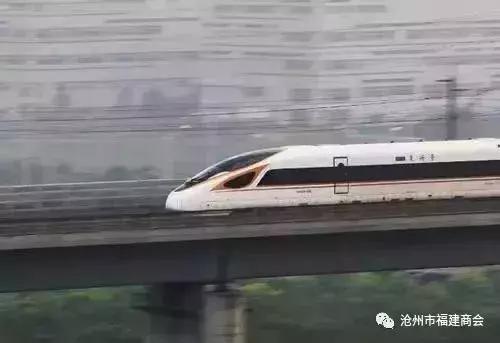 复兴号高铁出发和进站,复兴号高铁动车