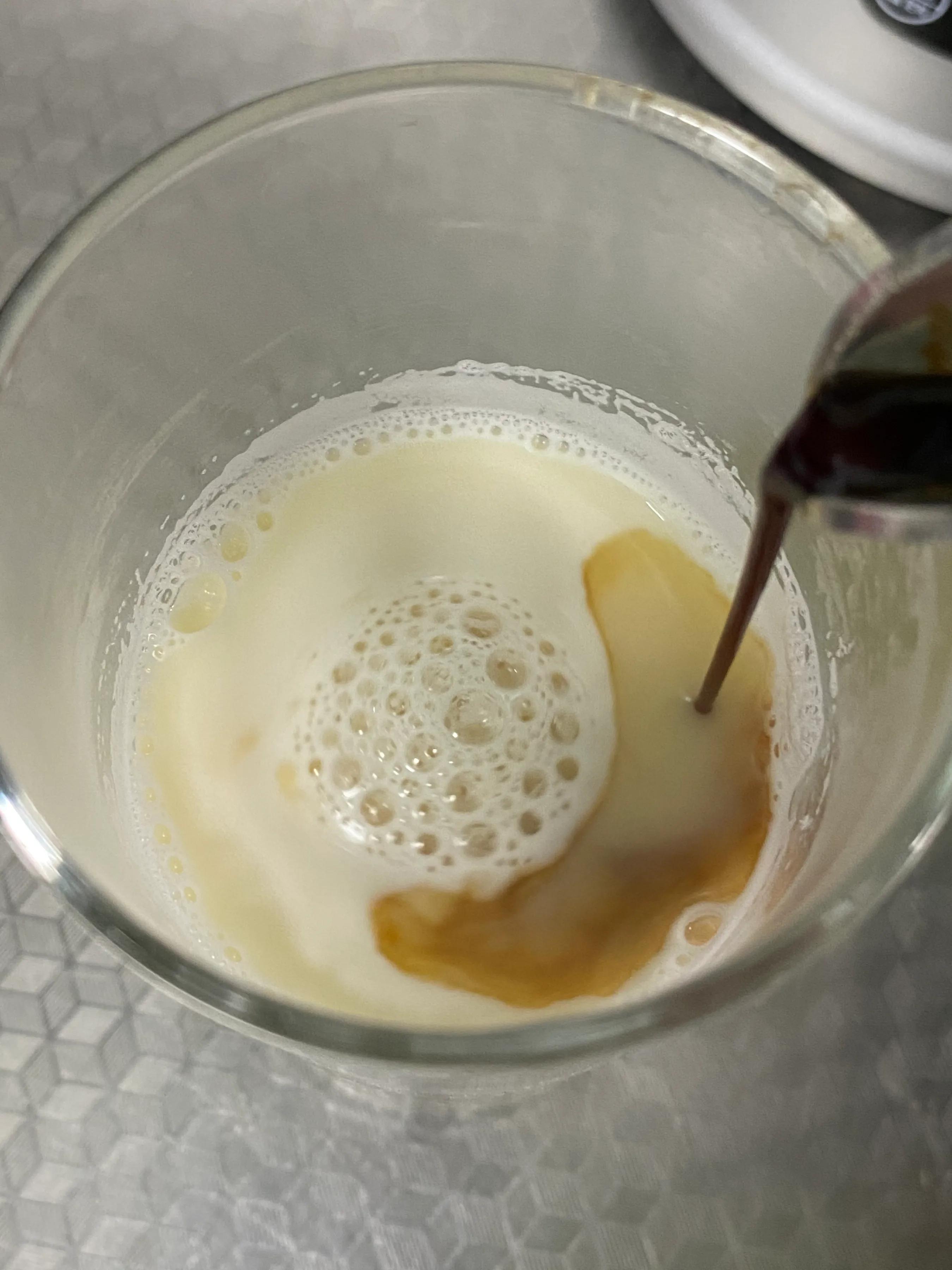 摩卡壶煮一人份的咖啡,煮一杯冰咖啡