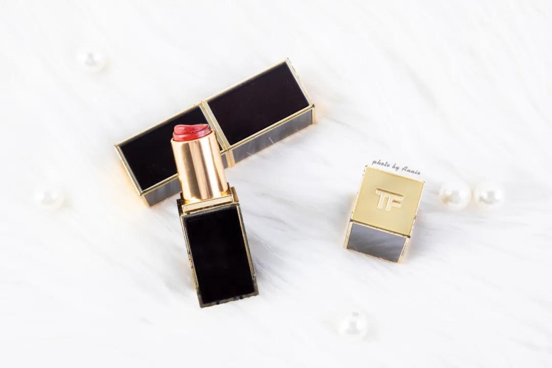 用到铁皮都不舍得丢的粉饼,好用便宜的粉饼和睫毛打底