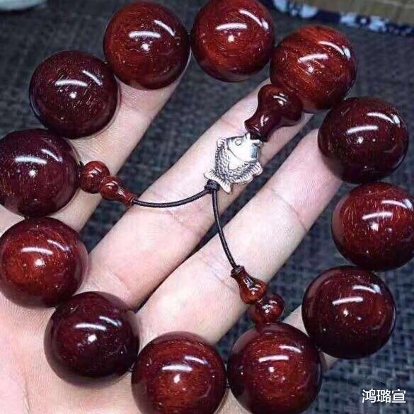 小叶紫檀越黑越好还是越红越好,小叶紫檀盘玩了牛毛纹发黑