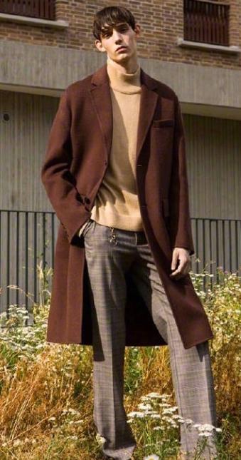 大衣搭卫衣南柱赫,南柱赫灰色帽衫