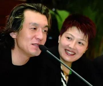 哈文回忆李咏去世视频,哈文在李咏去世1周年说什么