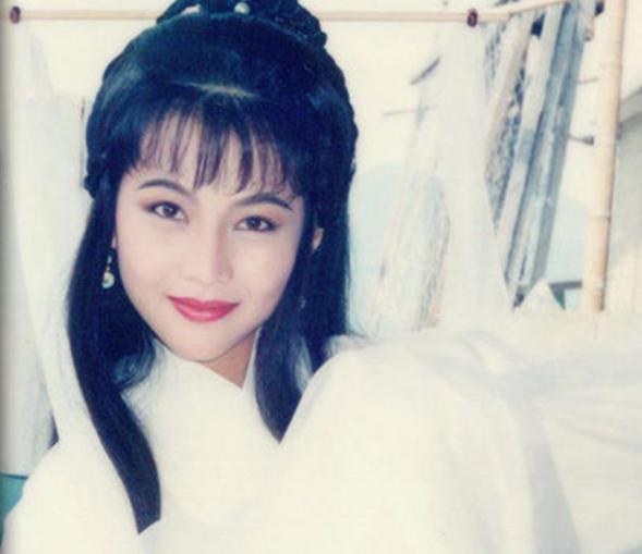 蔡少芬的艰辛往事,蔡少芬人生几经波折大起大落