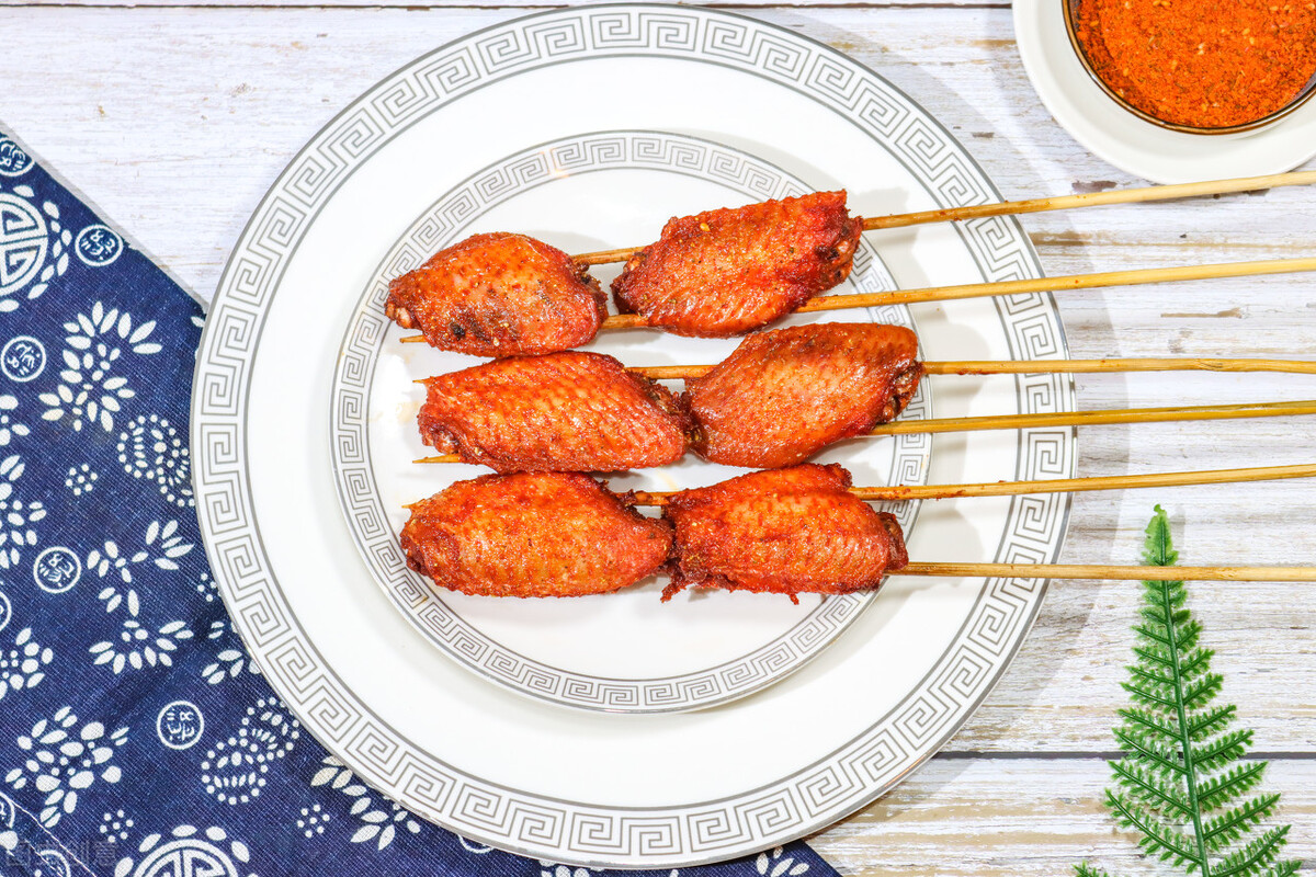 开个炸串串店要投资多少,开炸串串小店赚钱吗